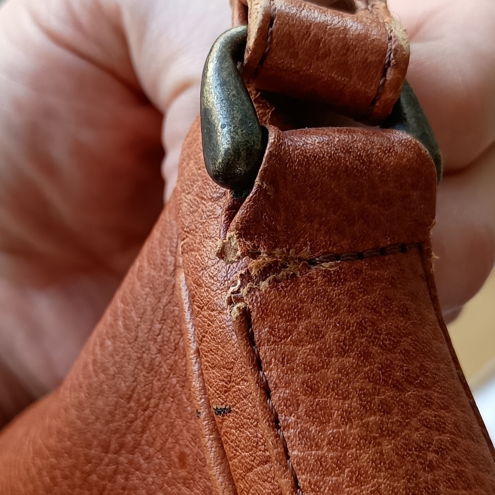 Vintage Beautiful Brown Leather Shoulder/Crossbody Bag - Picture 6 of 7